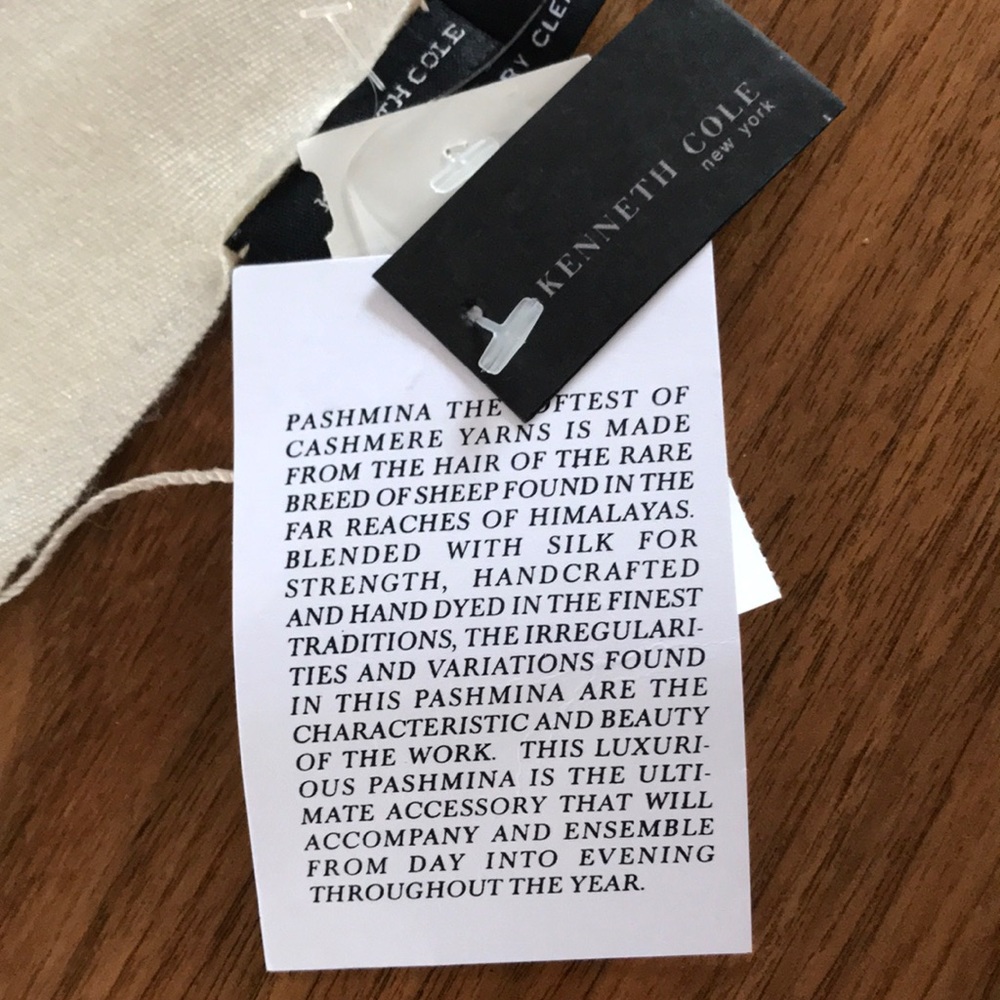 NWT Kenneth Cole pashmina - Picture 5 of 6
